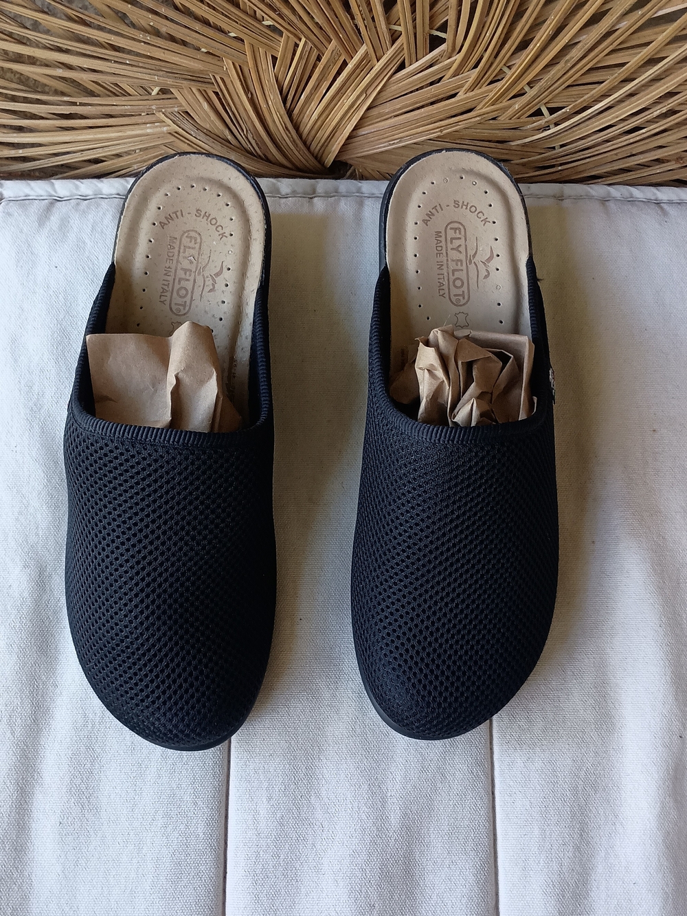 Fly flot Women's Black Mesh Slip-On Clogs_9.5
